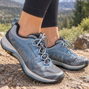 Merrell Siren Edge 3 Women’s Hiking & Trail Shoes – Size 7  Brand: Merrell